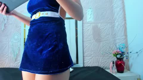 holly online show from December 5, 8:43 pm