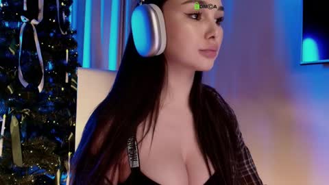 hollyextra online show from January 10, 5:13 pm