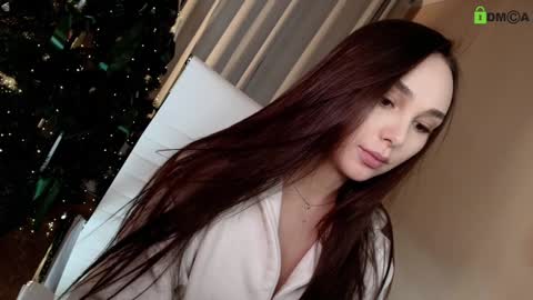 hollyextra online show from January 16, 7:20 pm