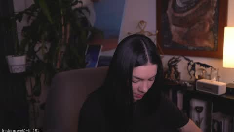 Holly Linder online show from May 13, 2:50 am