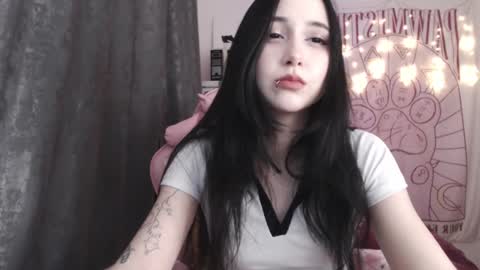 Ho Lee Sheet online show from December 25, 4:00 pm