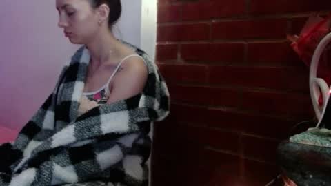 Juli online show from March 24, 3:45 am