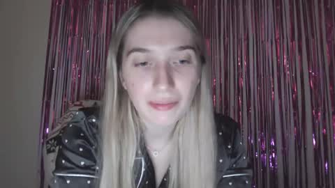 honeyveil online show from February 18, 11:04 pm