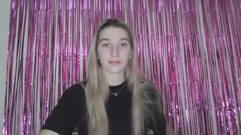 honeyveil online show from February 10, 1:25 pm