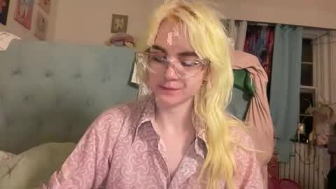 Emi Rose online show from March 16, 5:44 am