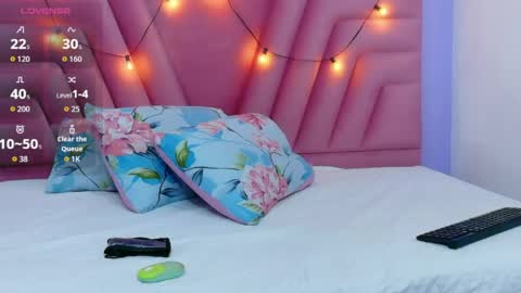 Khloe  online show from April 23, 12:29 pm