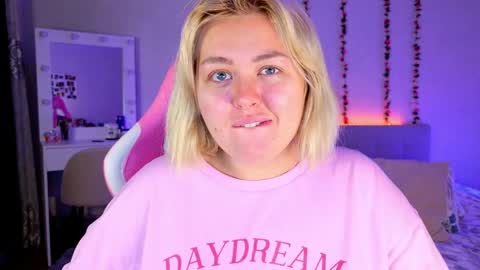 HornyCakee online show from April 6, 11:00 am