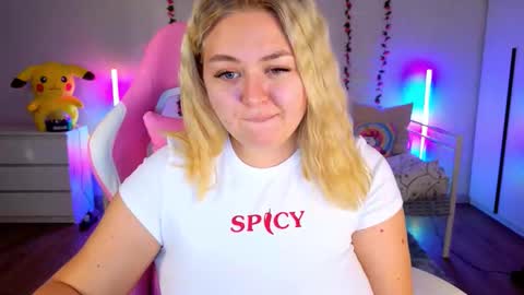 HornyCakee online show from September 17, 9:51 am