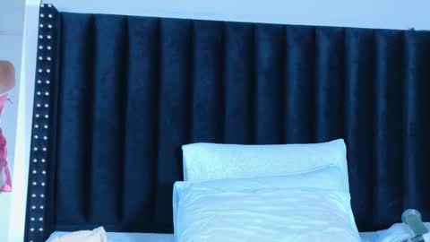 Natasha  online show from February 9, 7:05 pm