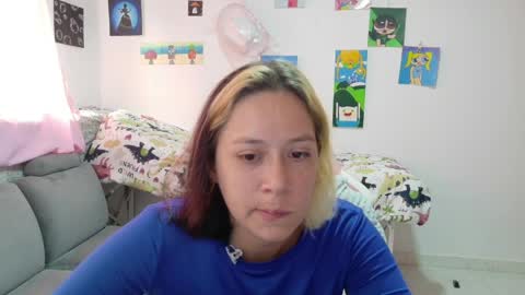 Mia online show from April 22, 3:53 pm