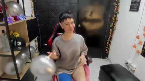 hannah online show from March 8, 2:37 am