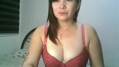 hotmamajen4u online show from April 6, 12:32 am