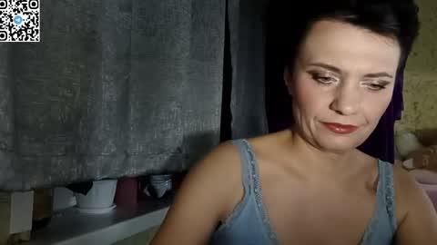hotmamaqueen234 online show from April 16, 8:08 pm