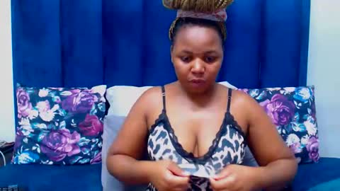 hotsmalltitsx online show from March 20, 10:58 pm