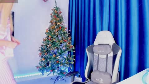 Susan online show from December 12, 1:28 pm