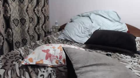 hugeassdevil online show from March 6, 3:18 pm