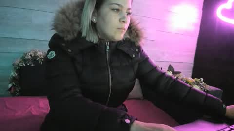 Erin online show from February 5, 5:09 am