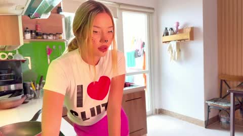 Your submissive lady 3 online show from February 17, 7:25 am