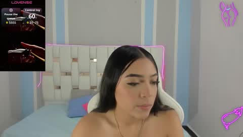 Charlotte online show from December 1, 7:49 pm
