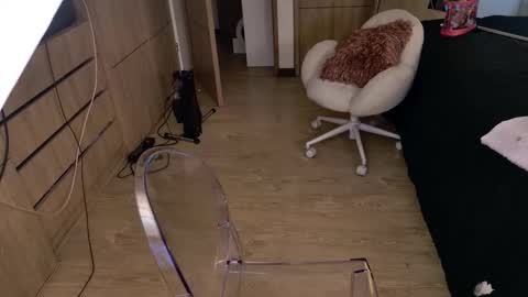 Nyxy online show from November 9, 9:05 am