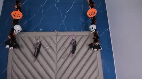 ibbie_ online show from October 28, 12:33 pm