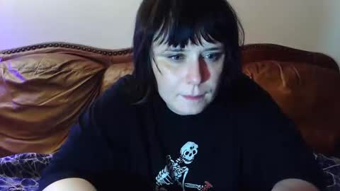 idamilliscent online show from April 30, 3:01 am