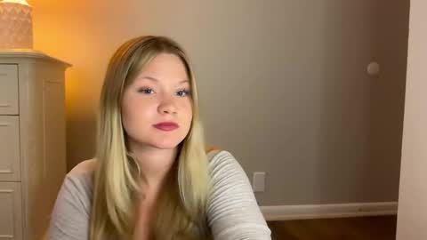 cassie online show from December 16, 5:30 pm