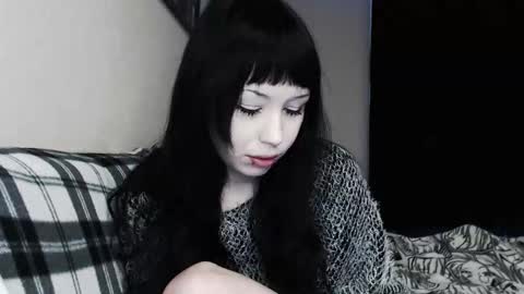 iiiiiiis online show from December 23, 10:52 am