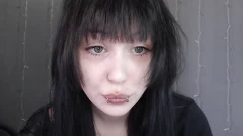 iiiiiiis online show from March 6, 7:36 am