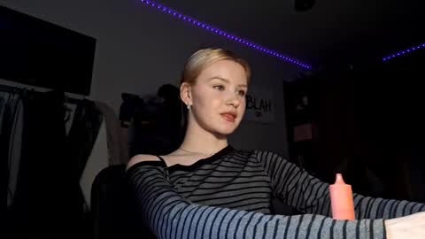 ShyLuna online show from March 1, 9:09 am