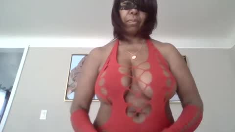 weet exy Cougar online show from May 3, 1:14 pm