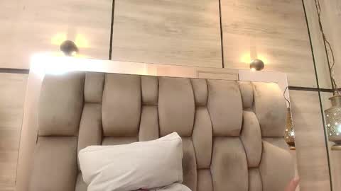 im mou  online show from October 17, 4:10 pm