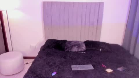 im tiffany  online show from March 2, 5:08 am