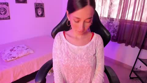 Aurora online show from February 25, 7:49 pm