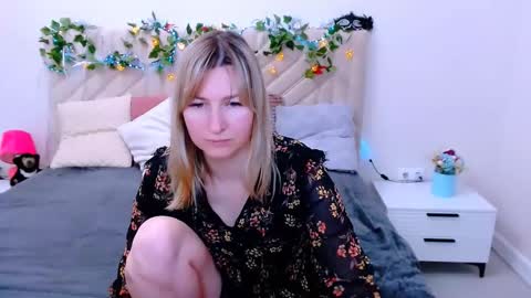 incredible_ariela online show from February 19, 11:32 am