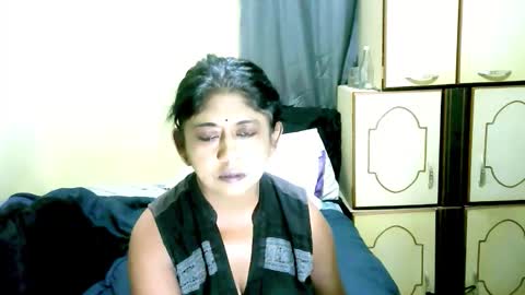 indianpleasures21 online show from June 4, 7:29 pm