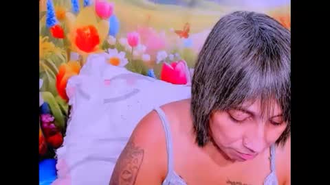 indianroxy27 online show from February 15, 7:51 am