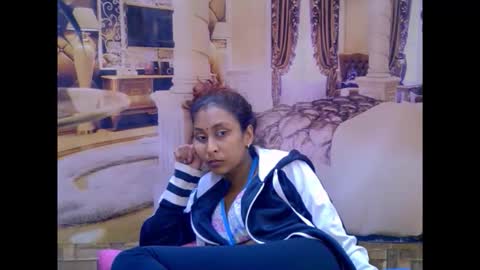 indiansexybutt4u2luv online show from March 10, 7:45 am