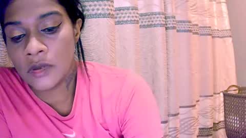Snapshot of indiansexyy21 chatting on April 19, 10:56 pm indiansexyy21 online show from April 19, 10:56 pm