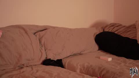 MAL ---  online show from September 19, 12:09 am