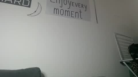 Irene Isabela online show from April 15, 11:00 am