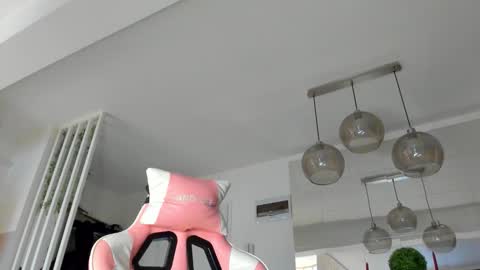 Ir s room online show from November 9, 6:31 am