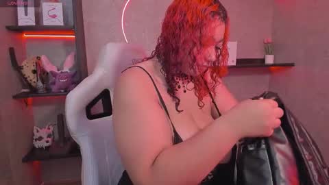 iriisfeitan online show from December 4, 10:17 am