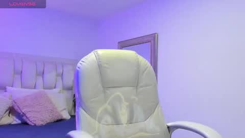 iris8_ online show from October 7, 12:31 pm