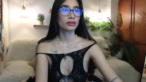 iris  online show from September 30, 12:33 pm