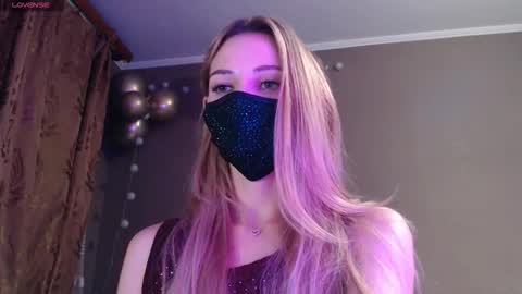 Lily online show from November 7, 6:24 pm