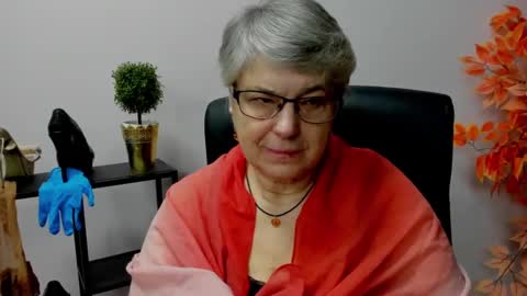 I R I S online show from February 10, 7:15 am