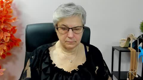 I R I S online show from November 27, 7:55 am