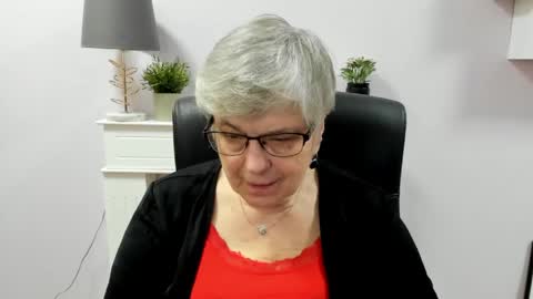 I R I S online show from April 24, 7:44 am