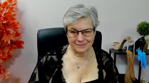 I R I S online show from November 17, 7:20 am